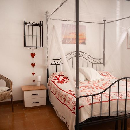 Villa Dan-Rooms In Monopoli Impalata Eksteriør billede